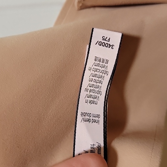 Victoria's Secret Body Collection Lightly Lined Demi Beige Bra Size 34DDD - Picture 3 of 6